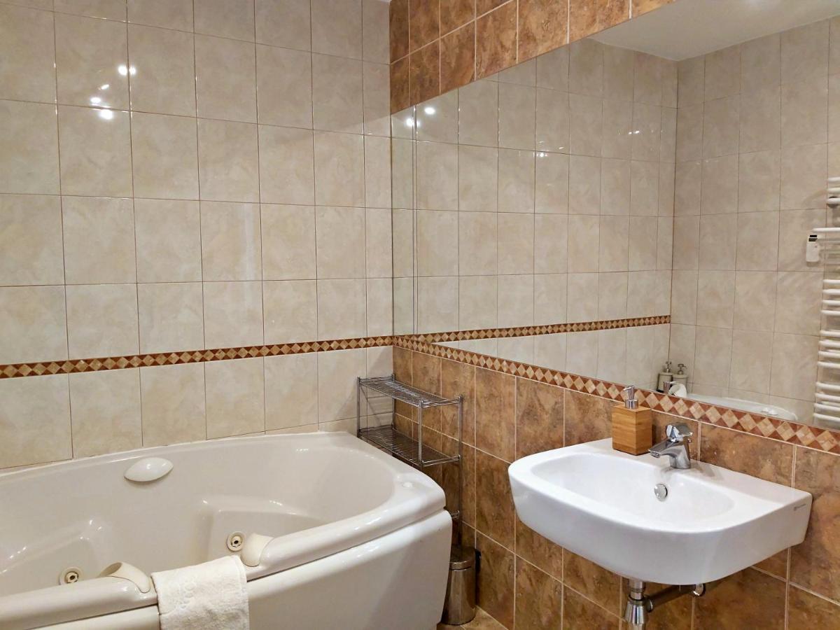 Apartmán Mitra Zonata Pink Omiš Exteriér fotografie