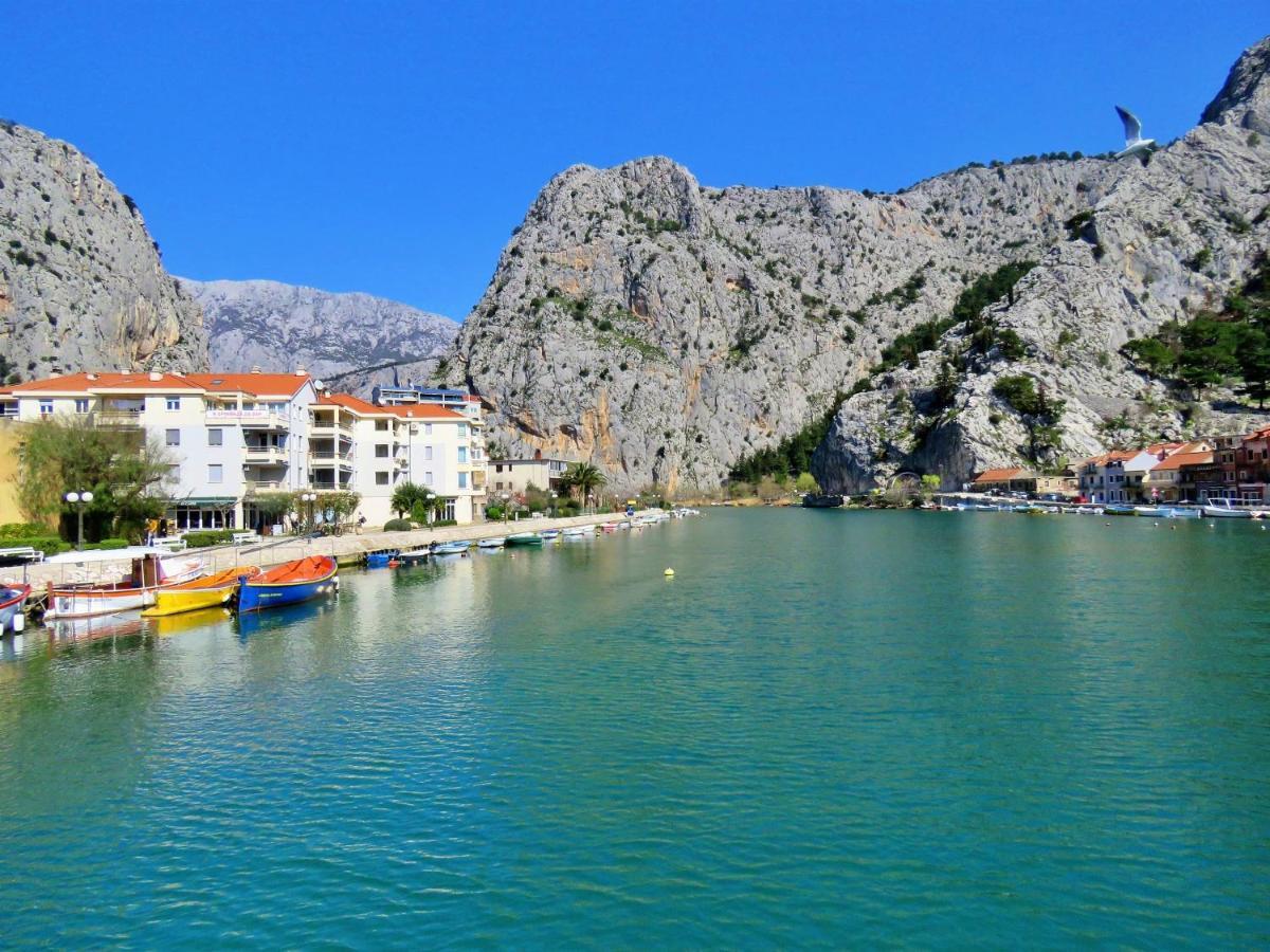 Apartmán Mitra Zonata Pink Omiš Exteriér fotografie