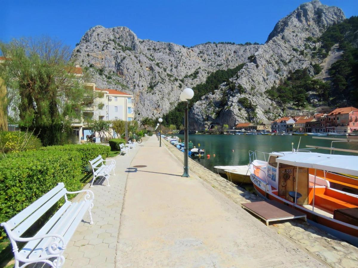 Apartmán Mitra Zonata Pink Omiš Exteriér fotografie