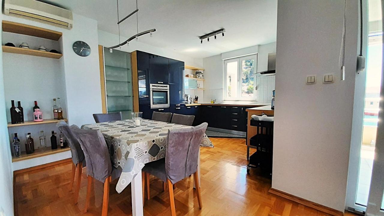 Apartmán Mitra Zonata Pink Omiš Exteriér fotografie